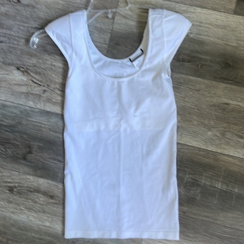 BCBGMaxAzria top with built-in bra and shoulder pads XS or Small - Picture 8 of 11